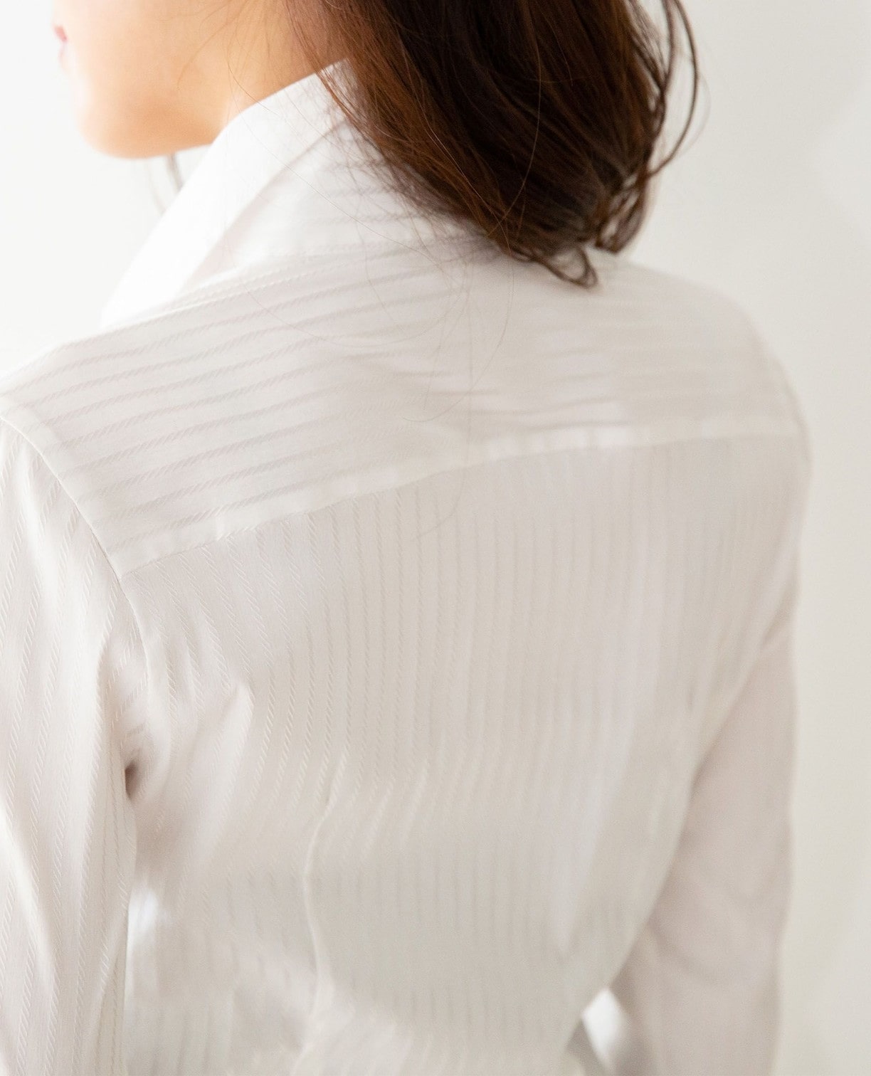 【NARACAMICIE】変形綾織りストライプストレッチ襟付きフリルシャツ