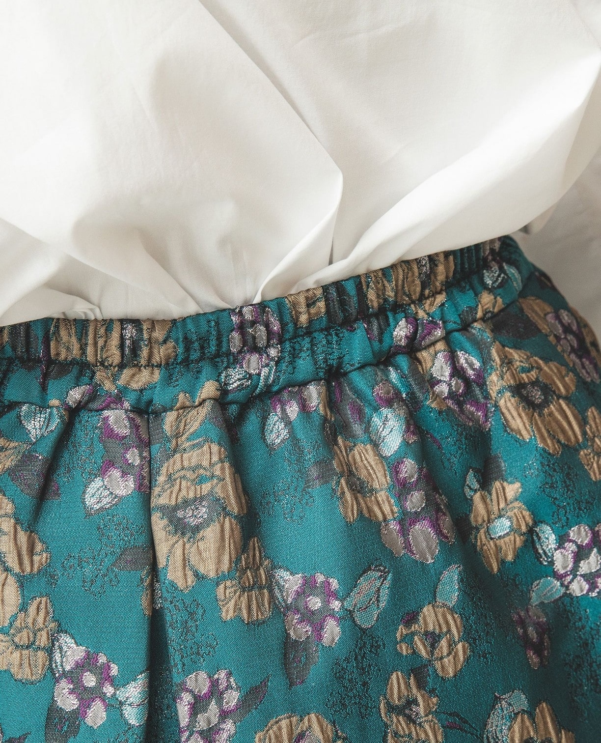 花柄ジャガードミモレ丈スカート